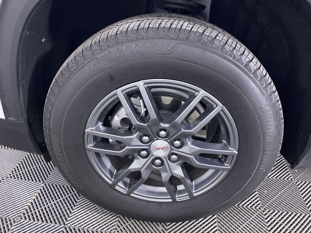 Certified 2025 GMC Acadia Elevation FWD image 24