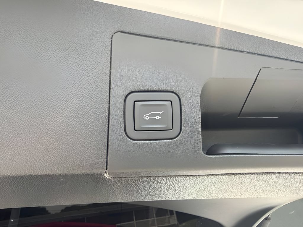 Used 2025 Cadillac XT5 Premium Luxury FWD image 31