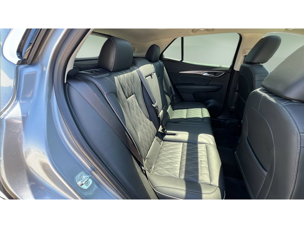 Certified 2021 Buick Envision Avenir w/ Technology Package II AWD/4WD image 31