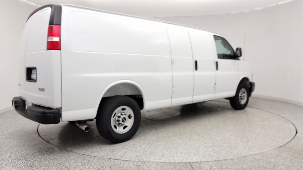 Used 2025 GMC Savana 3500 Extended RWD image 5