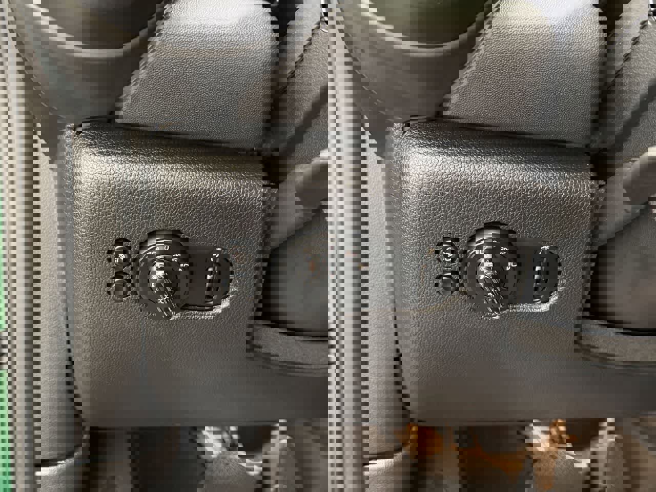 Certified 2024 MINI Cooper SE image 14