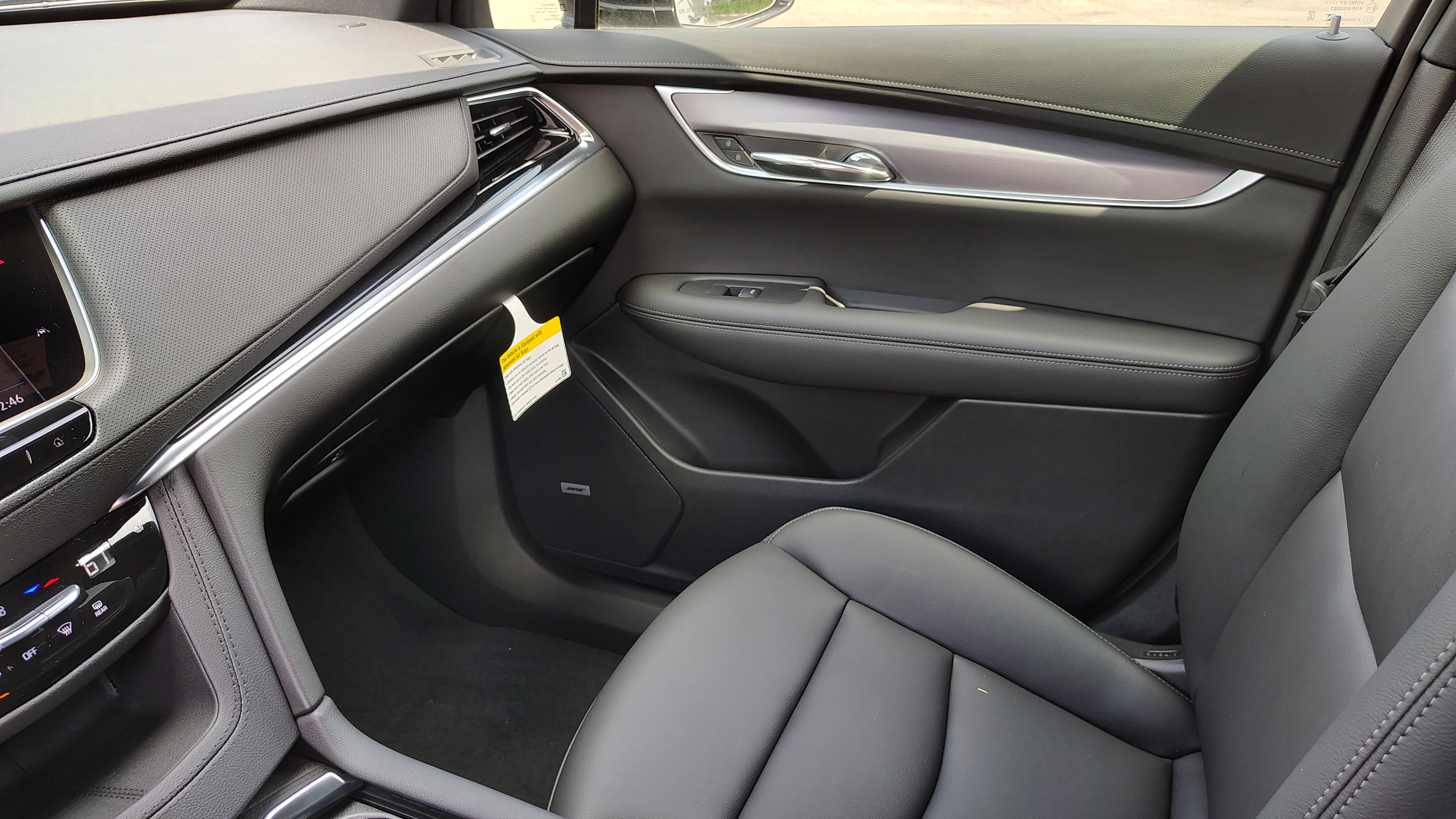 New 2025 Cadillac XT6 Luxury w/ LPO, Premium Carpet Package image 30