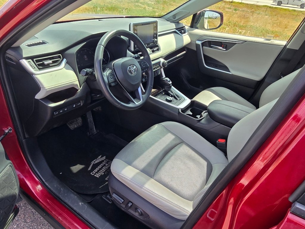 Used 2019 Toyota RAV4 Limited w/ Cold Weather Package AWD/4WD image 26