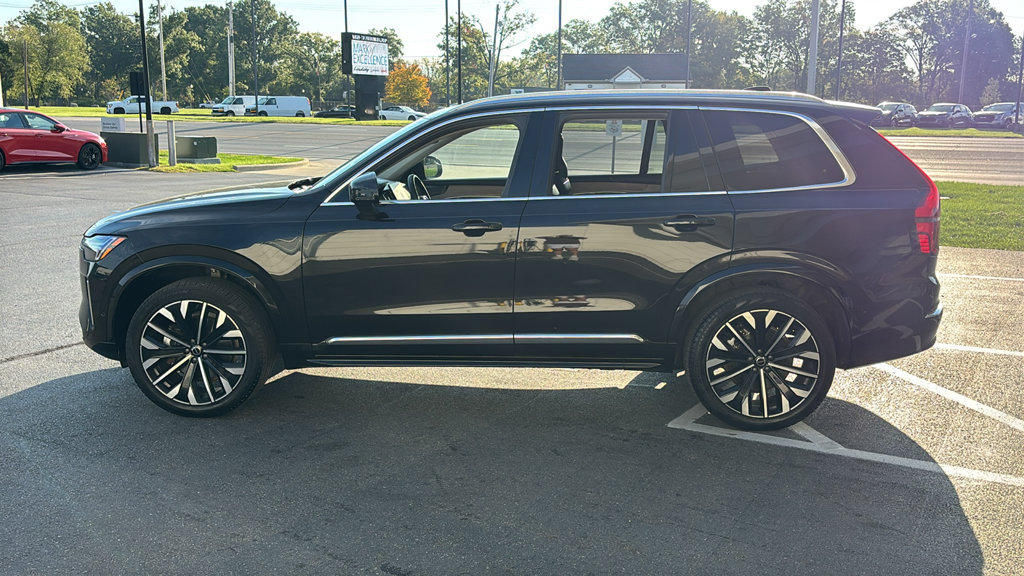 Certified 2026 Volvo XC90 B6 Plus AWD/4WD image 3