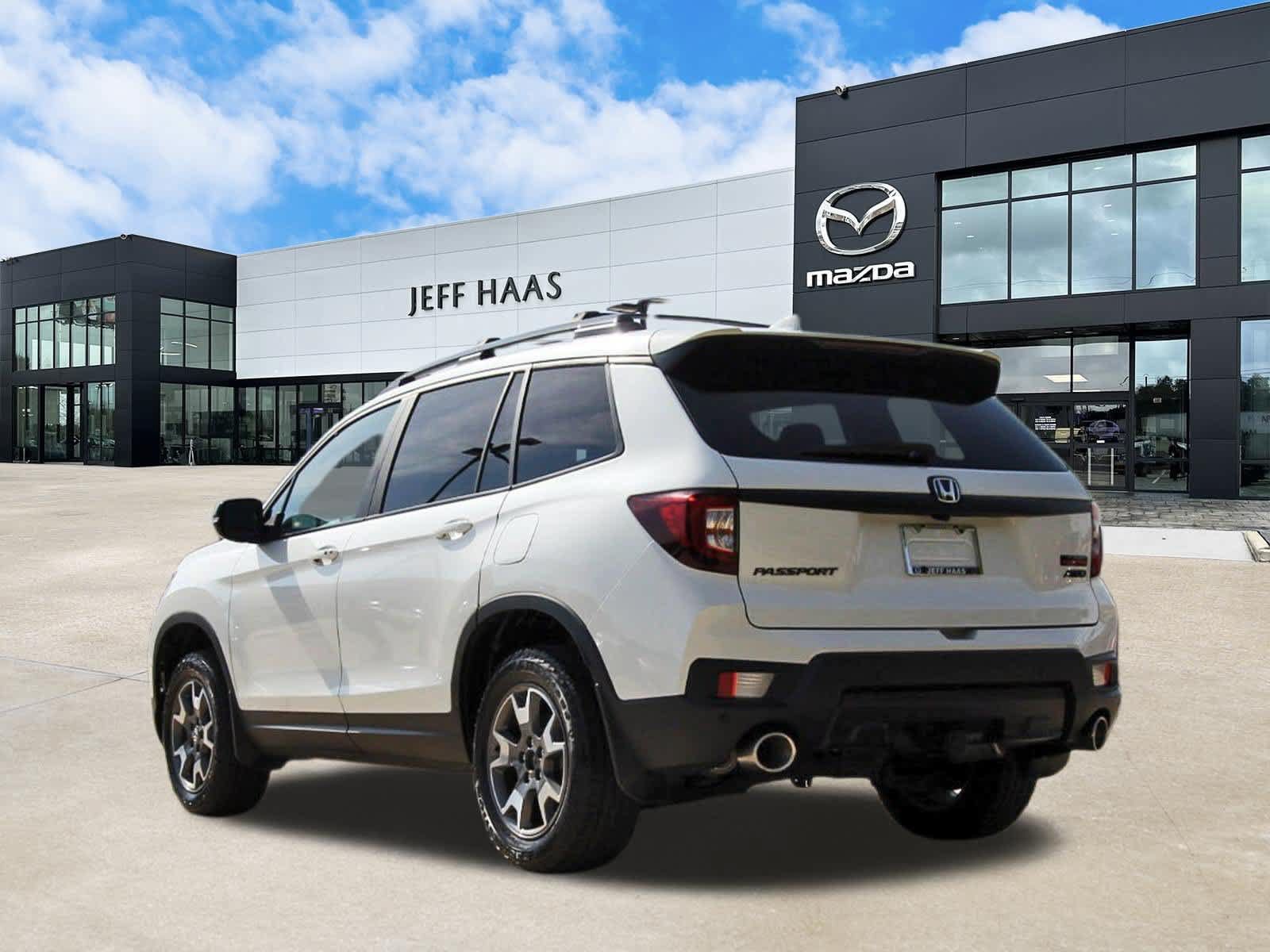 Used 2022 Honda Passport TrailSport image 2