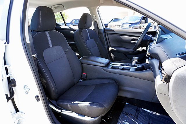 Used 2024 Nissan Sentra SV FWD image 19