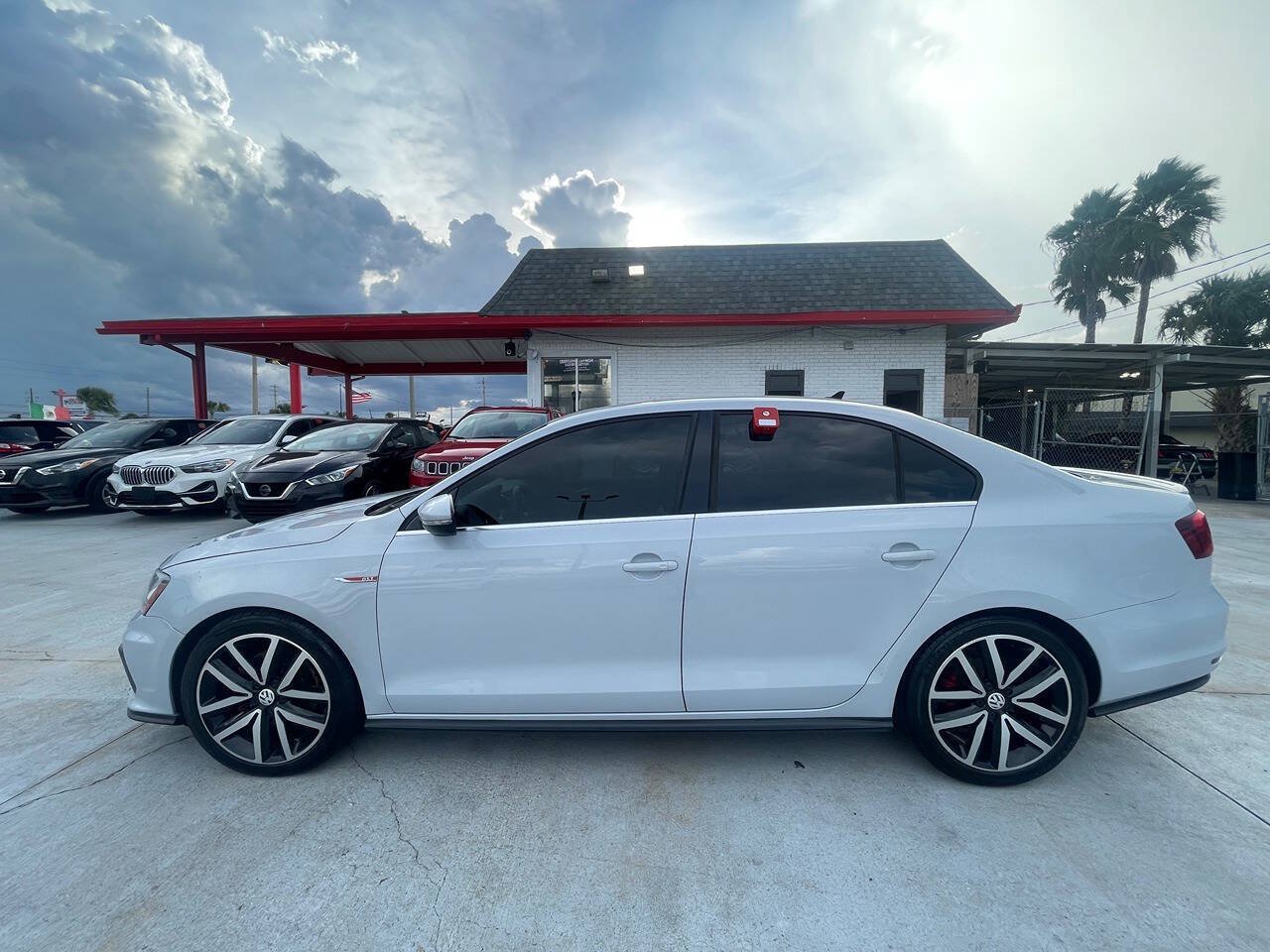 Used 2018 Volkswagen Jetta GLI FWD image 13