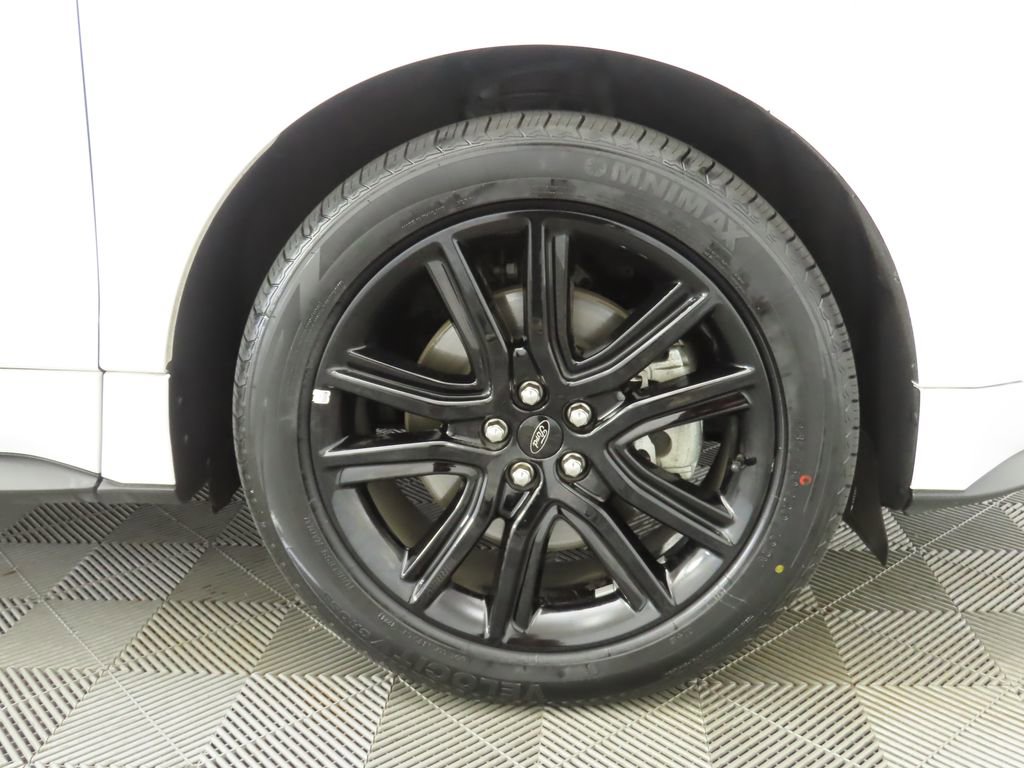 Used 2020 Ford Edge ST-Line w/ Cold Weather Package image 34