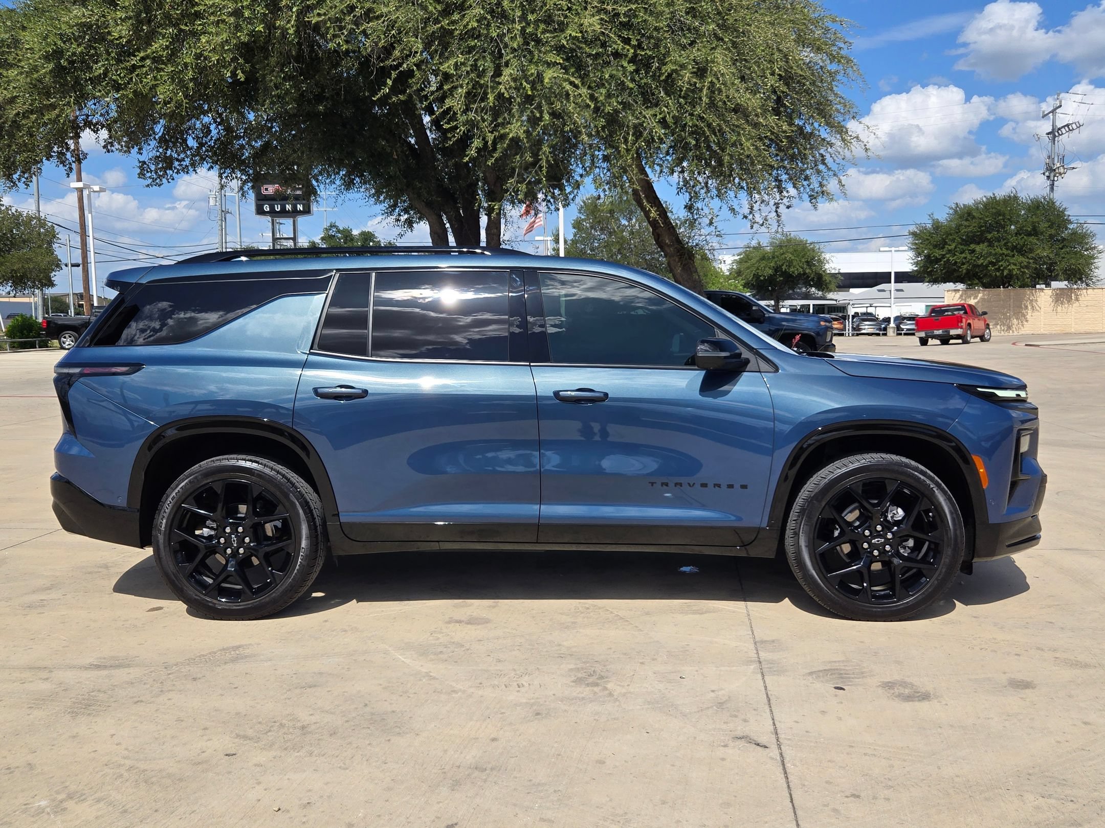 Certified 2026 Chevrolet Traverse RS w/ LPO, Floor Liner Package AWD/4WD image 8