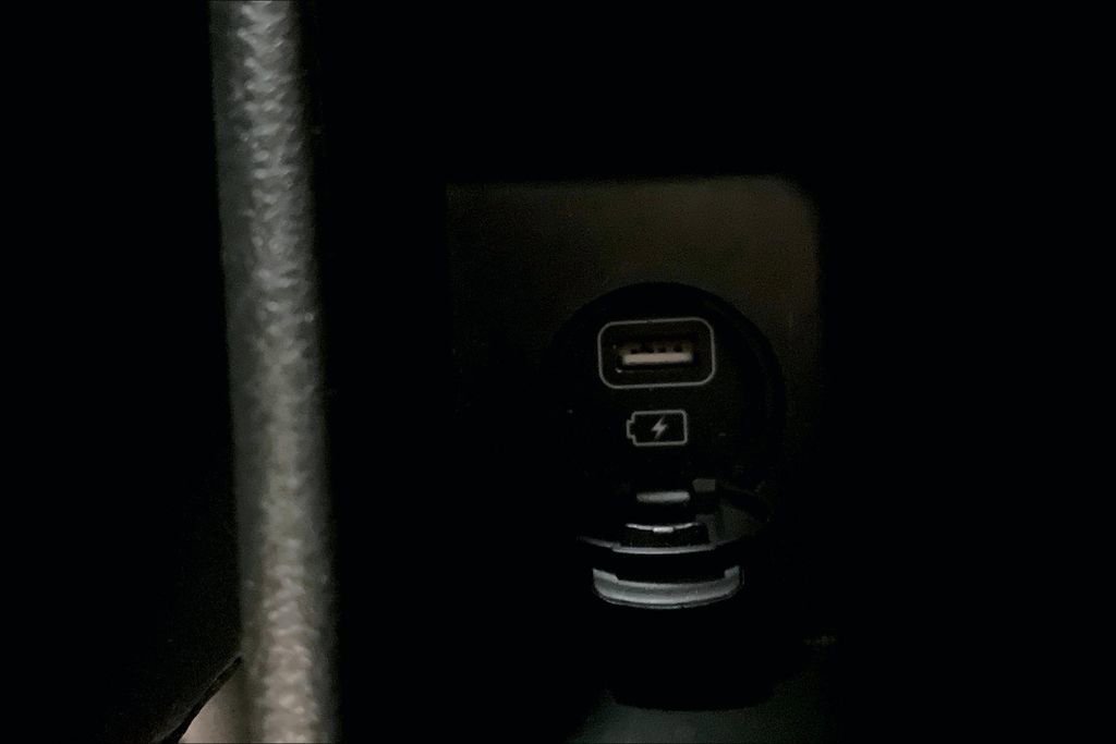 Used 2017 Hyundai Elantra Limited image 30