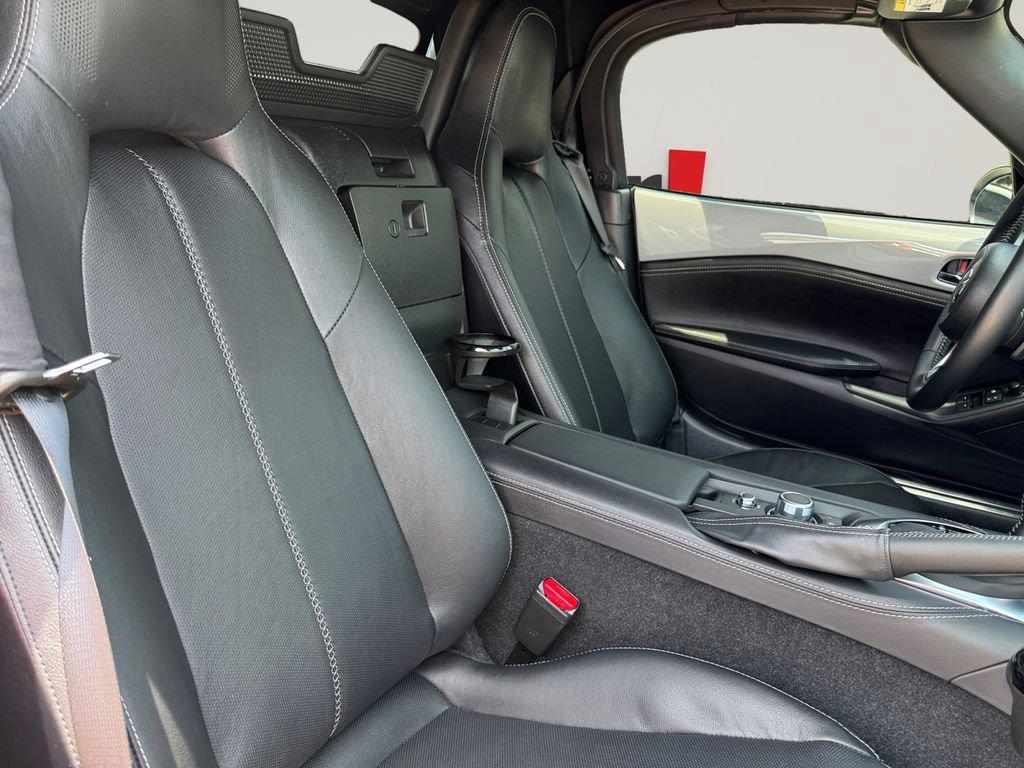 Used 2024 MAZDA MX-5 Miata Grand Touring RWD image 17