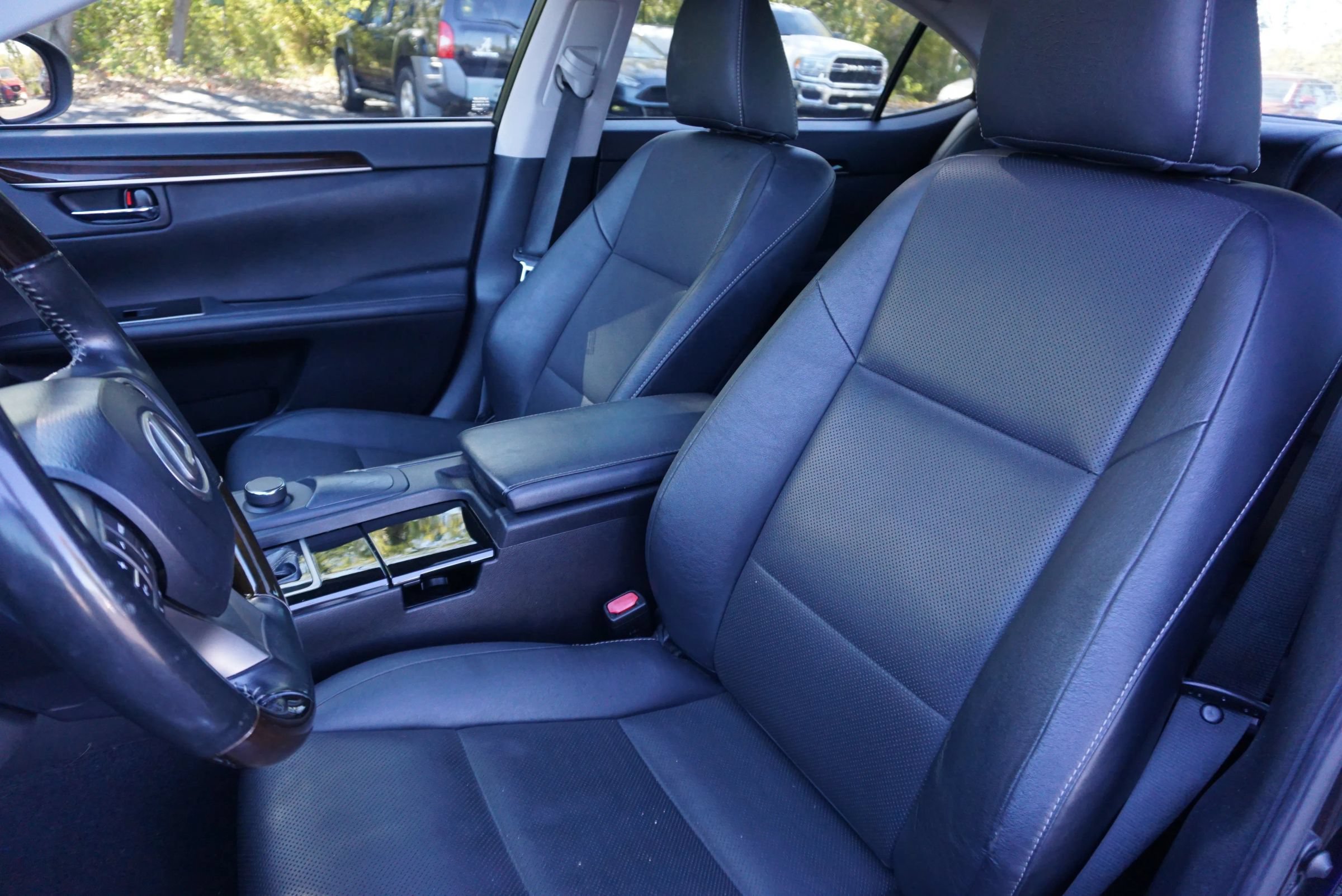 Used 2016 Lexus ES 350 w/ Premium Package w/Wood Trim FWD image 23