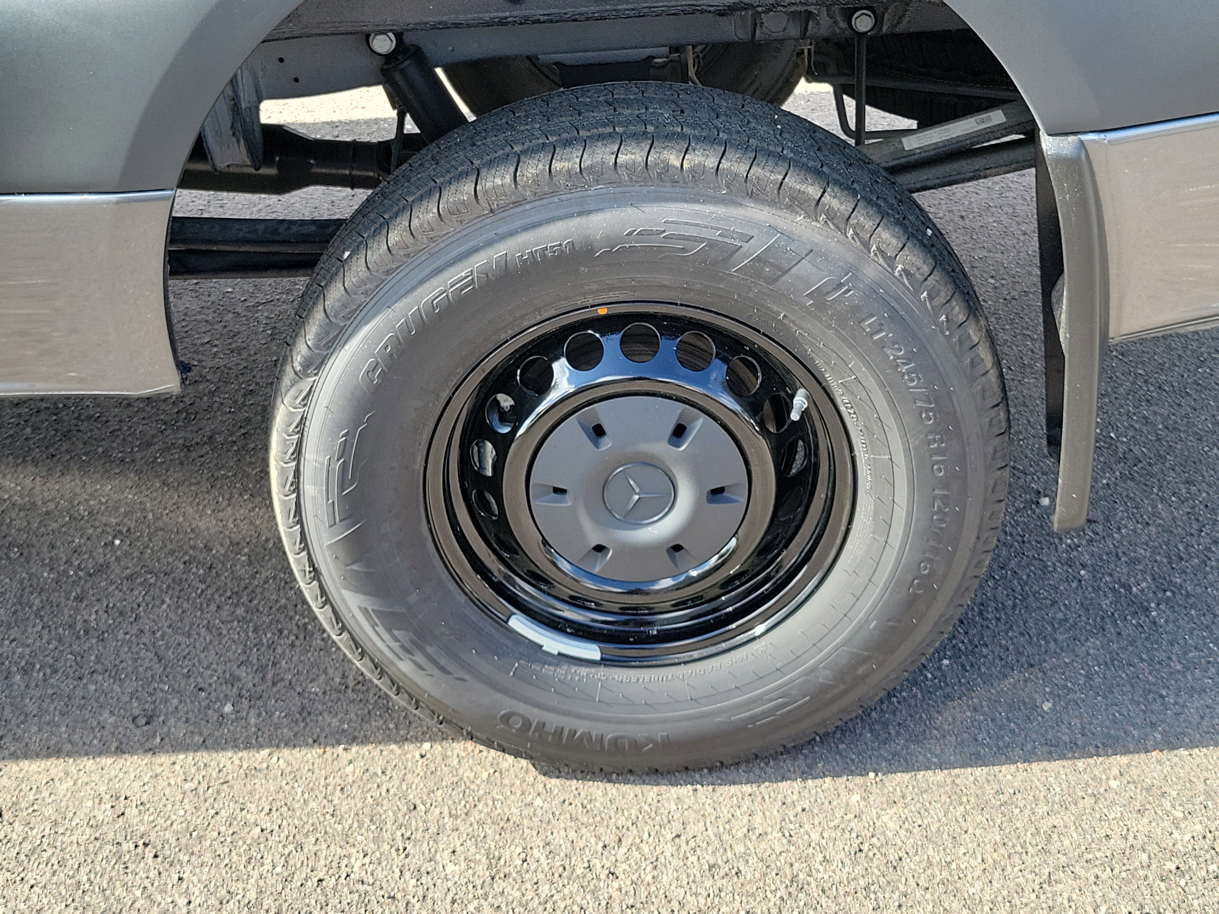 New 2025 Mercedes-Benz Sprinter 2500 image 36