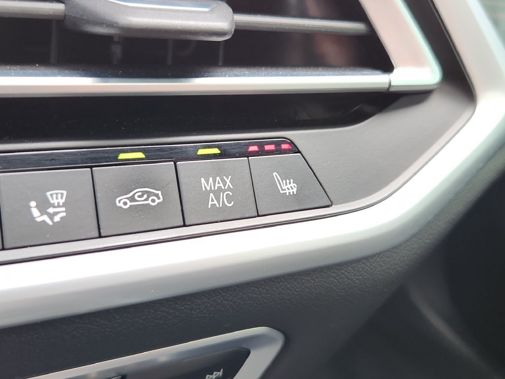 Used 2021 BMW X5 xDrive45e w/ M Sport Package AWD/4WD image 27
