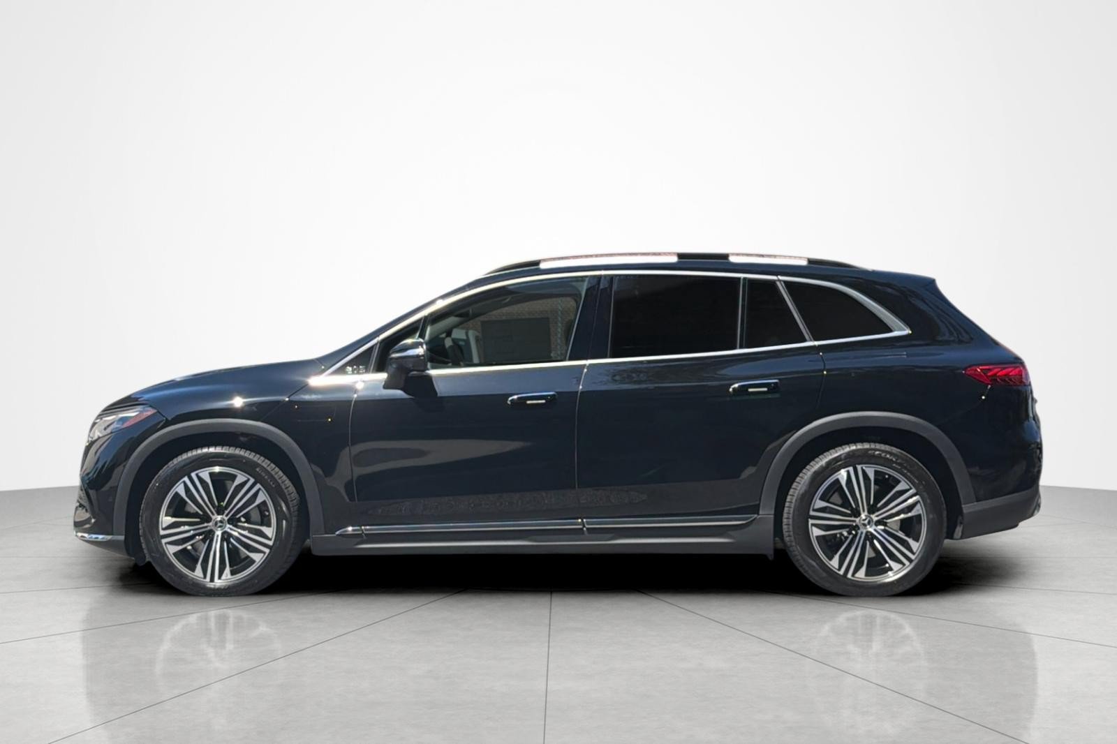 New 2026 Mercedes-Benz EQS 400 4MATIC SUV image 2