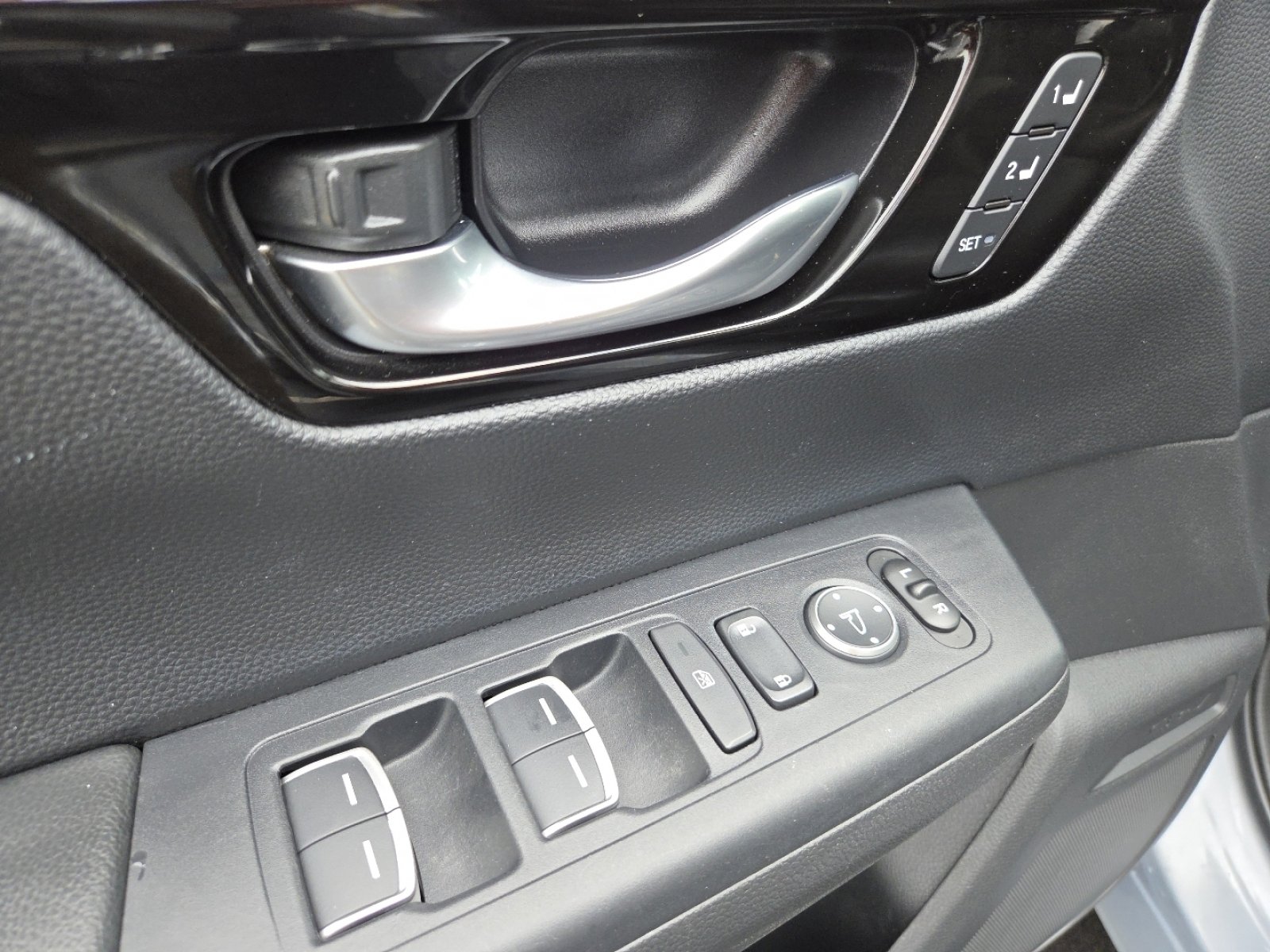 Certified 2025 Honda CR-V EX-L image 27