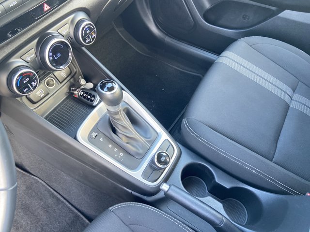 Used 2025 Hyundai Venue SEL FWD image 24