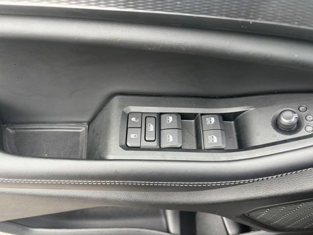 Used 2025 Jeep Grand Cherokee L Altitude RWD image 32