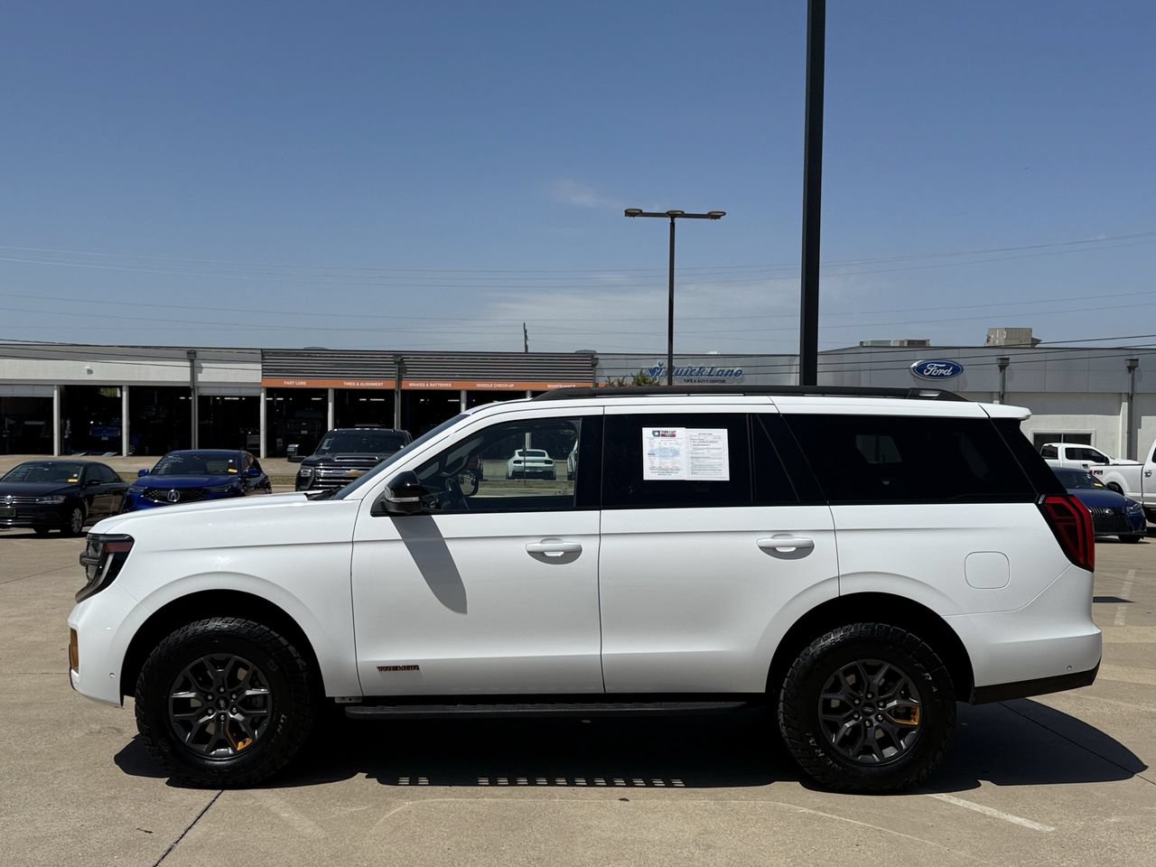 Used 2025 Ford Expedition Tremor AWD/4WD image 3