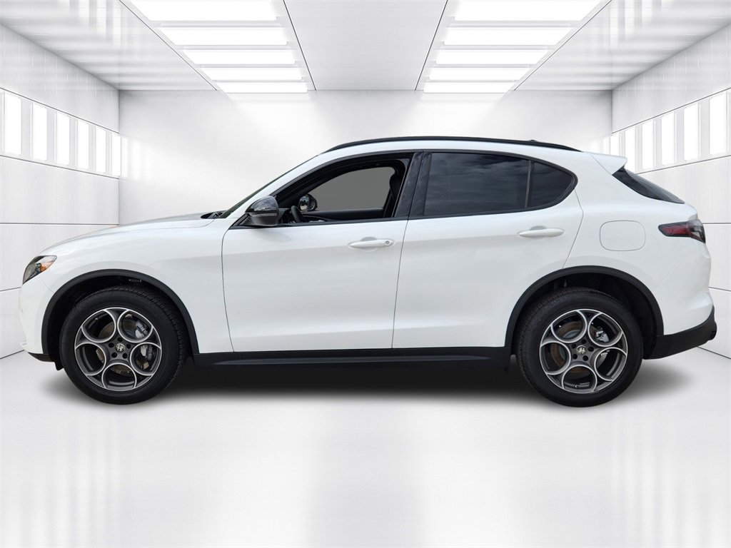 New 2025 Alfa Romeo Stelvio Sprint w/ Convenience Package image 2