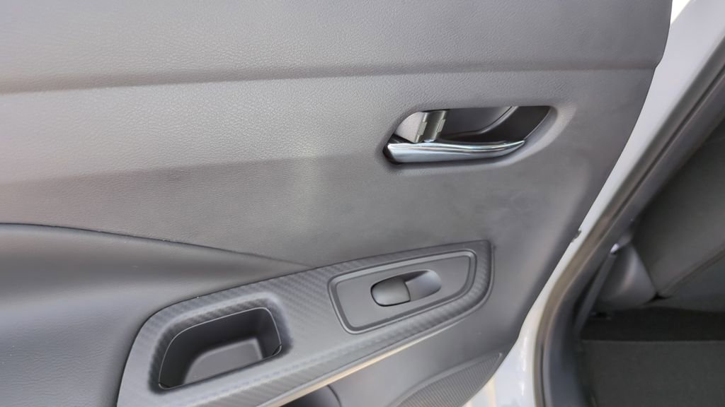 New 2025 Nissan Versa SR w/ Trunk Package image 20