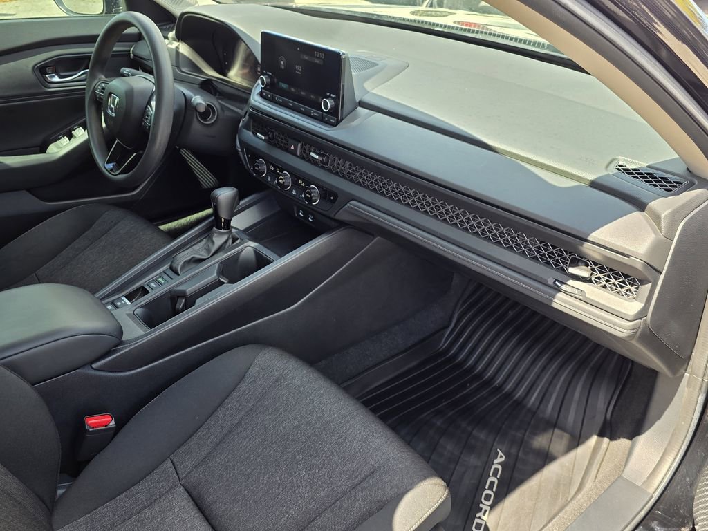 Used 2023 Honda Accord EX image 10