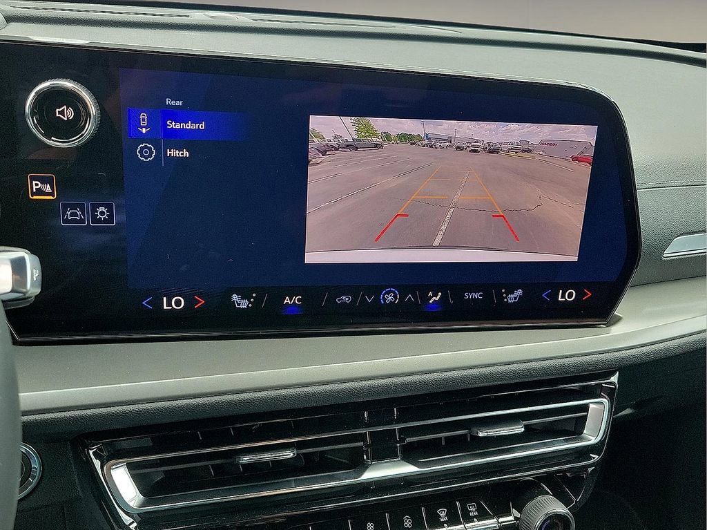 New 2026 Chevrolet Traverse LT FWD image 17