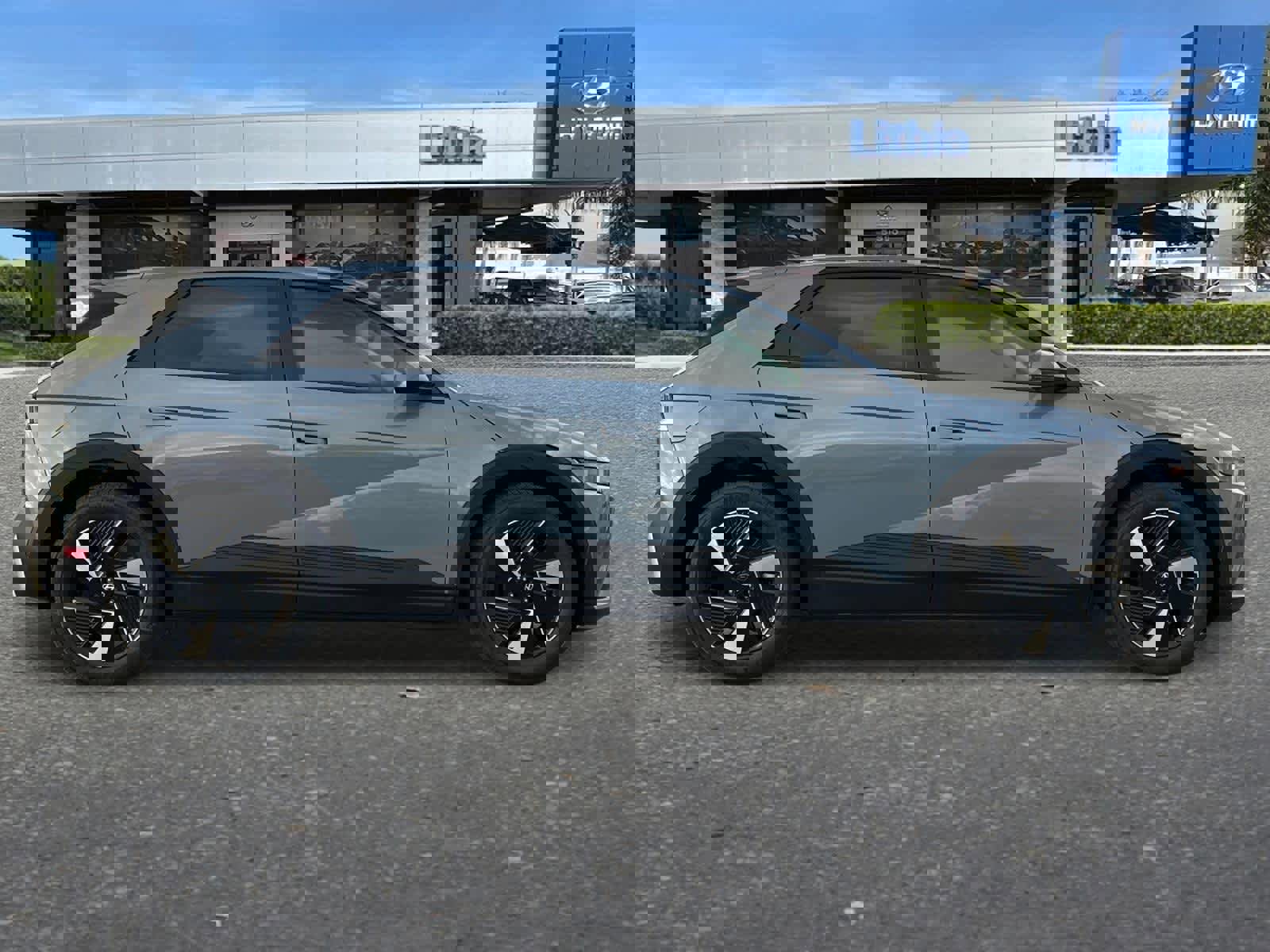 New 2026 Hyundai Ioniq 5 SE image 8