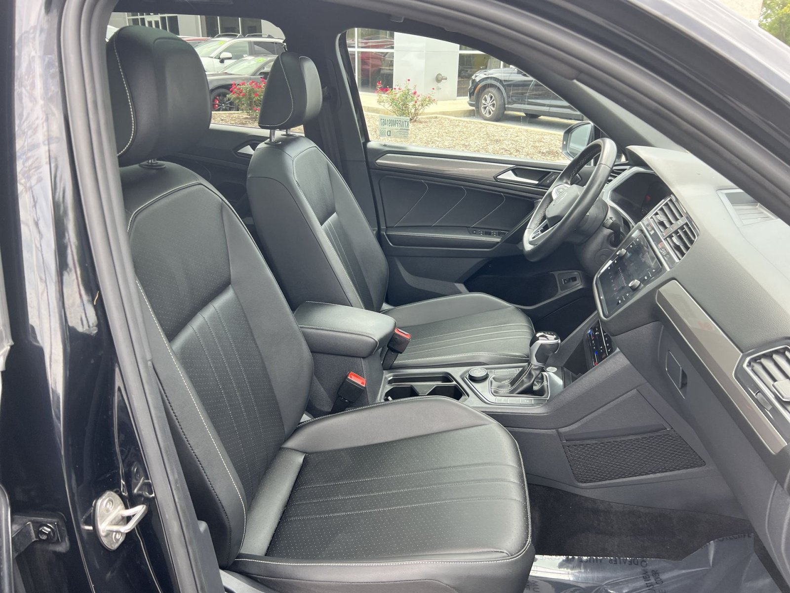 Used 2023 Volkswagen Tiguan SE R-Line AWD/4WD image 26
