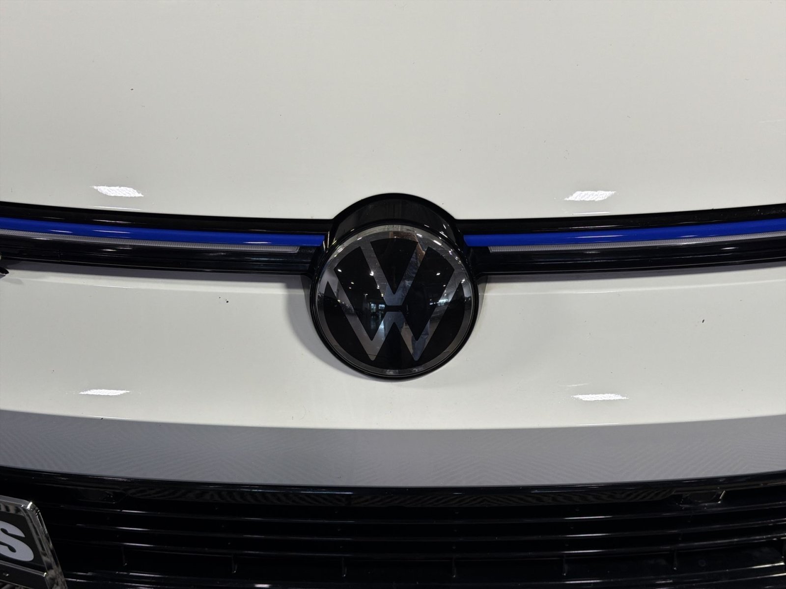Used 2023 Volkswagen Golf R AWD/4WD image 12