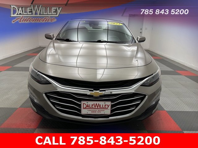 Used 2023 Chevrolet Malibu LT image 2