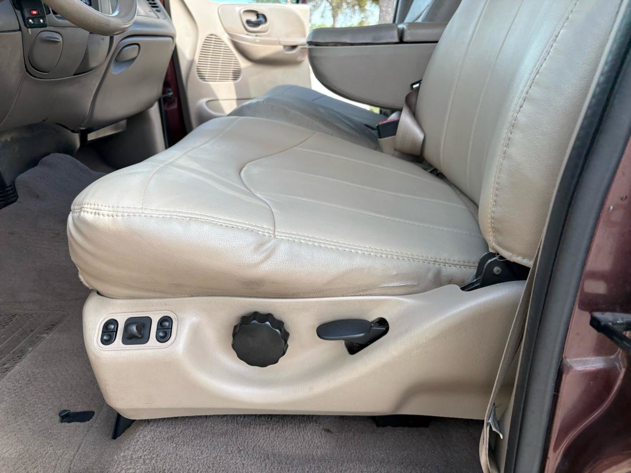 Used 2001 Ford F150 Lariat AWD/4WD image 44