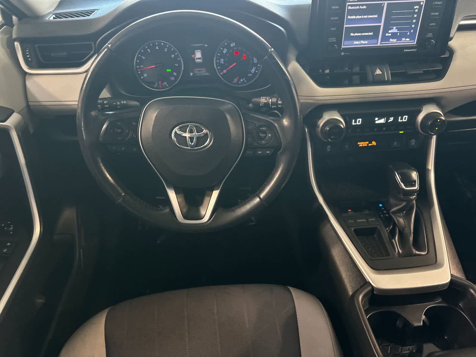 Used 2020 Toyota RAV4 XLE w/ Convenience Package image 16