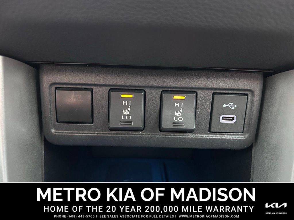 Used 2023 Toyota Corolla Cross XLE image 21