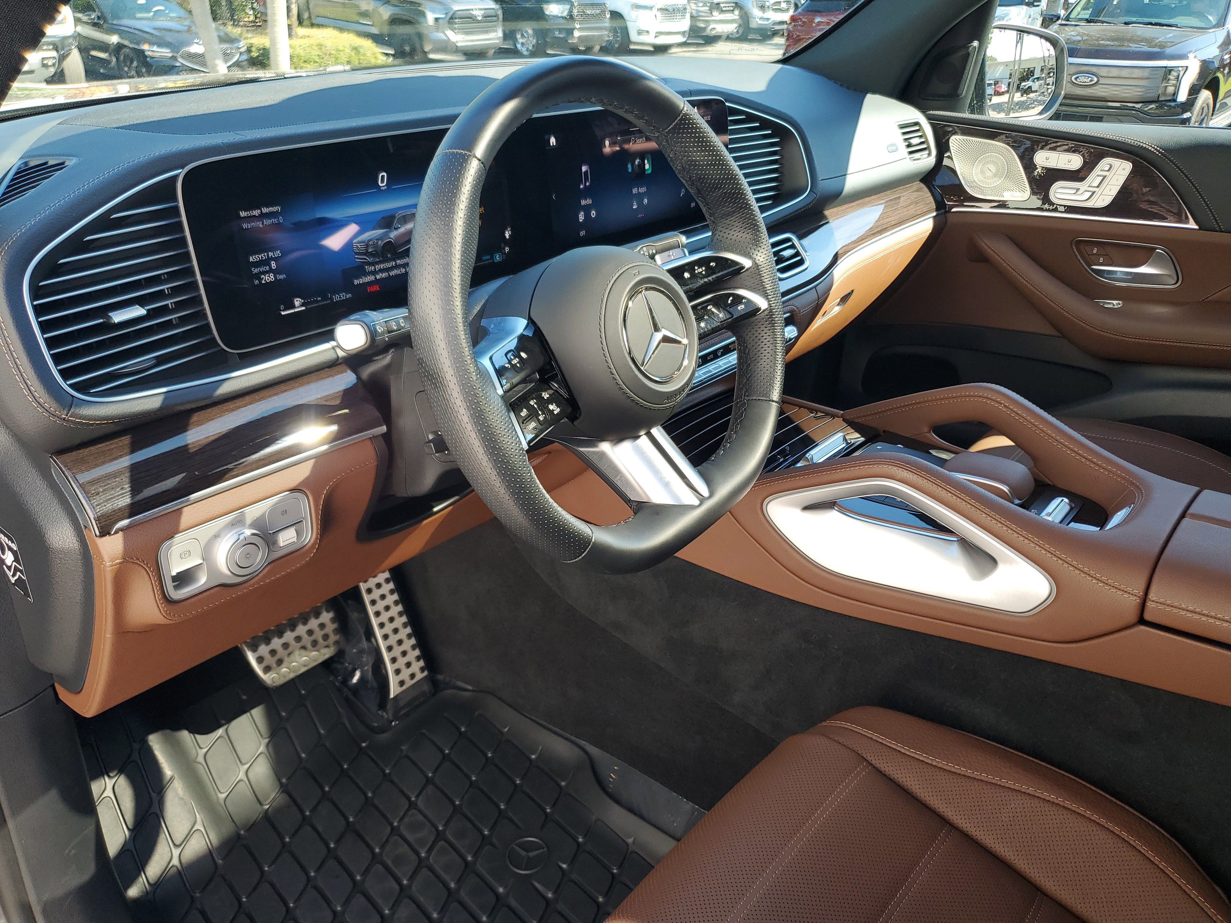 Used 2024 Mercedes-Benz GLS 450 4MATIC image 24