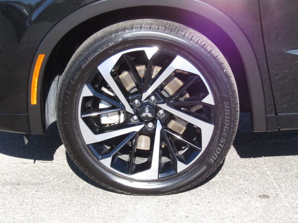 Used 2024 Mitsubishi Outlander SEL Black Edition image 4
