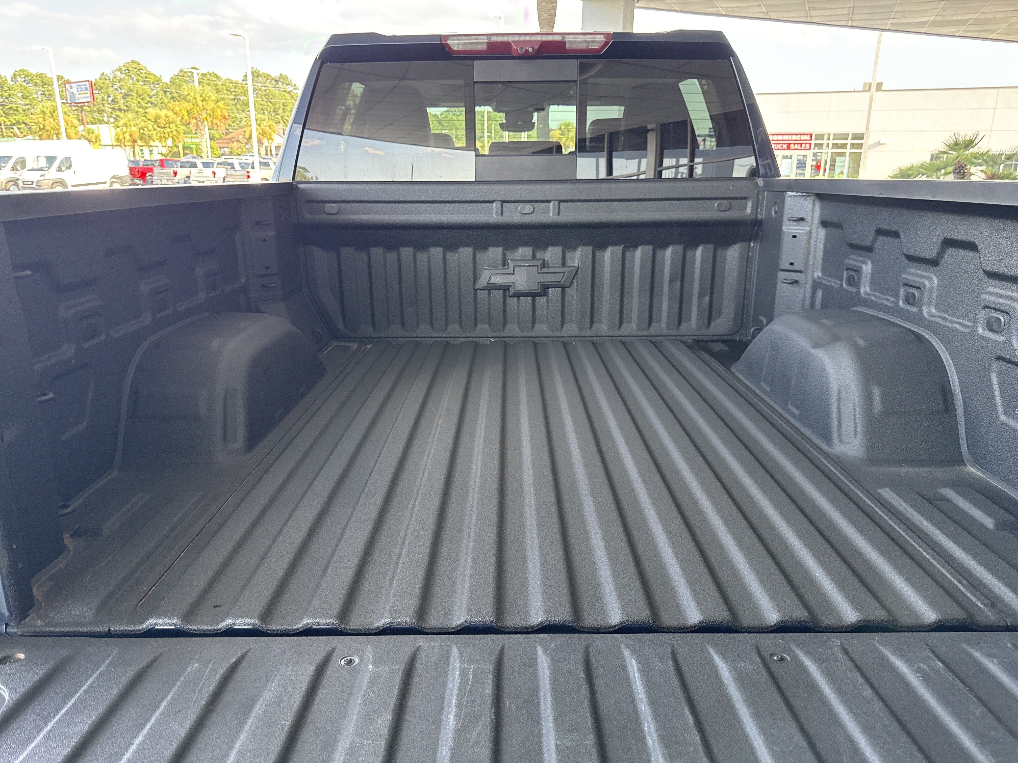 Used 2023 Chevrolet Silverado 1500 LTZ w/ LTZ Premium Package AWD/4WD image 31