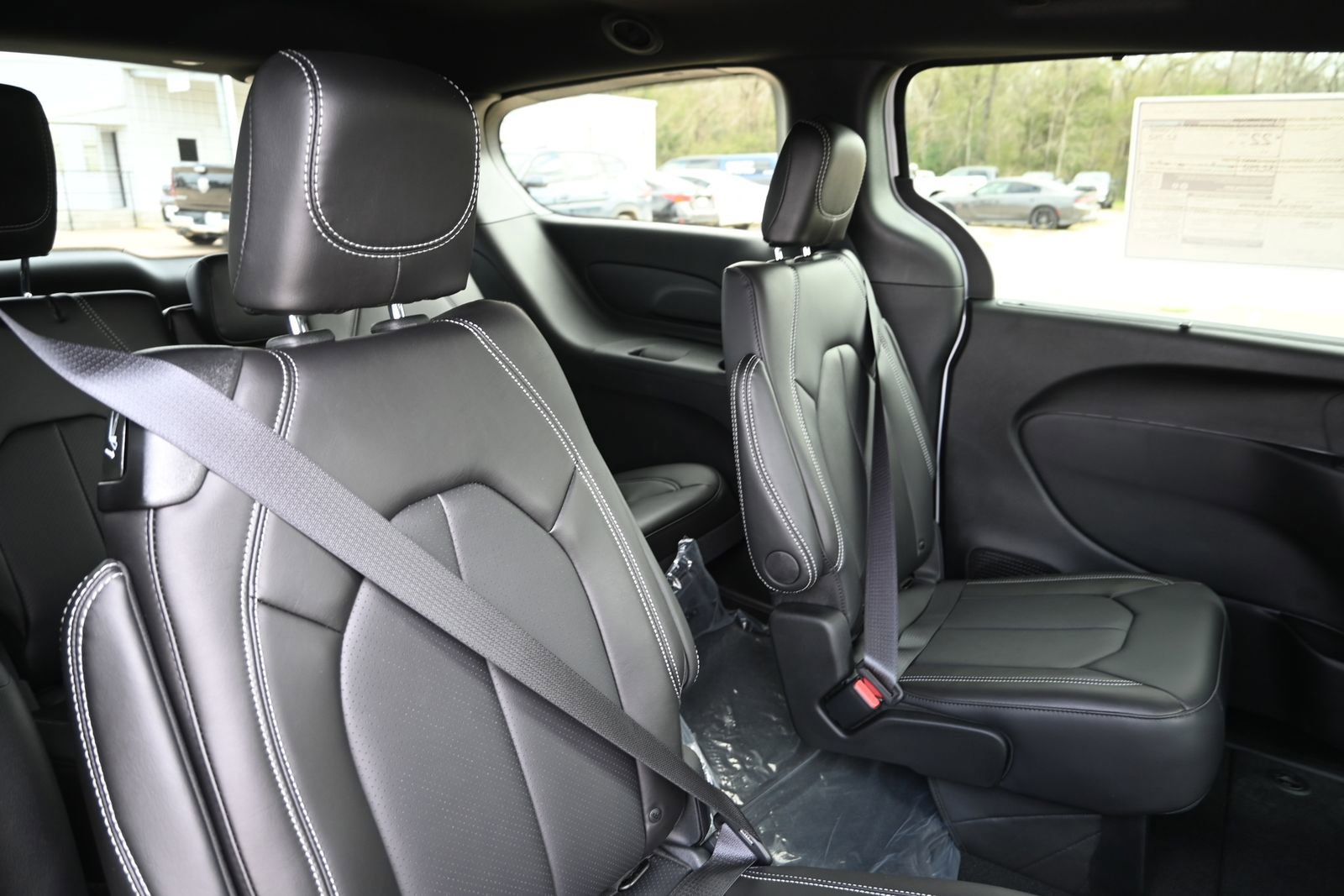 New 2026 Chrysler Pacifica Select image 24