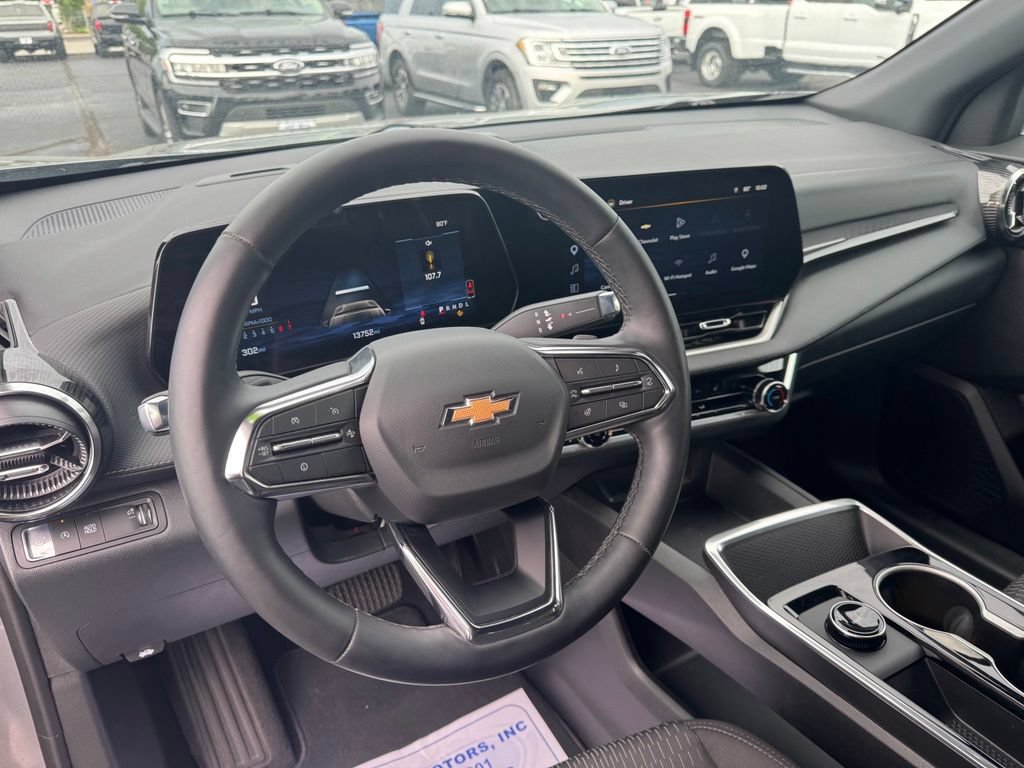 Used 2026 Chevrolet Equinox LT FWD image 7