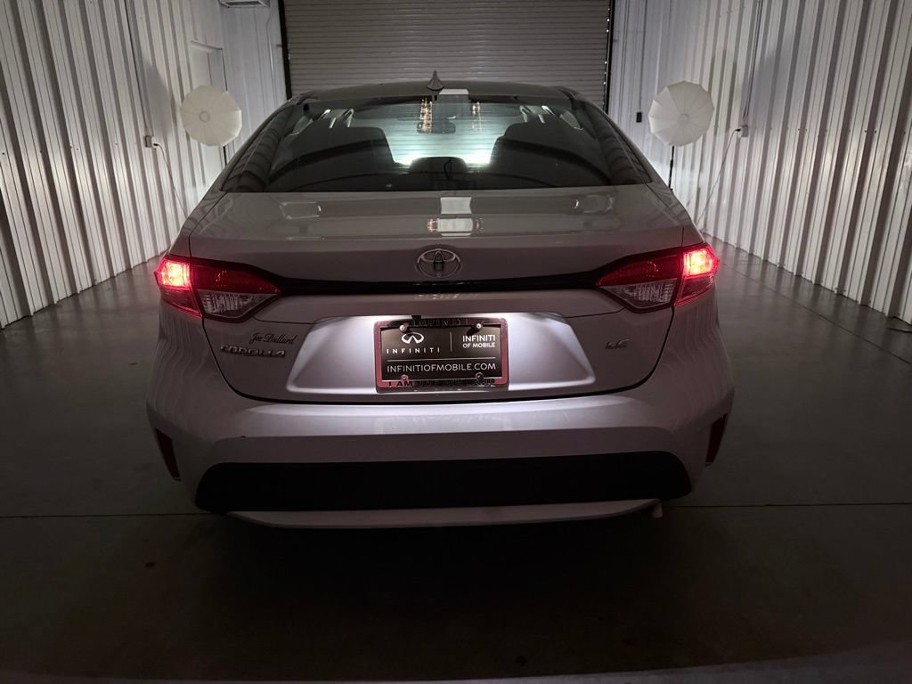 Used 2022 Toyota Corolla LE FWD image 9