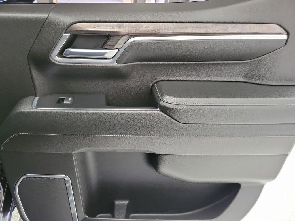 Certified 2023 Chevrolet Silverado 1500 LTZ w/ Z71 Off-Road Package image 18