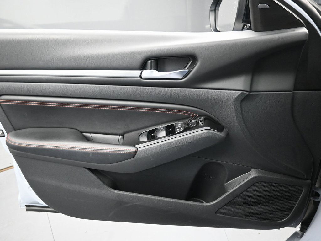 Used 2023 Nissan Altima 2.5 SR image 21