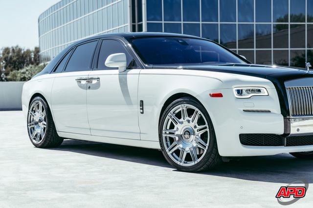 Used 2017 Rolls-Royce Ghost RWD image 46