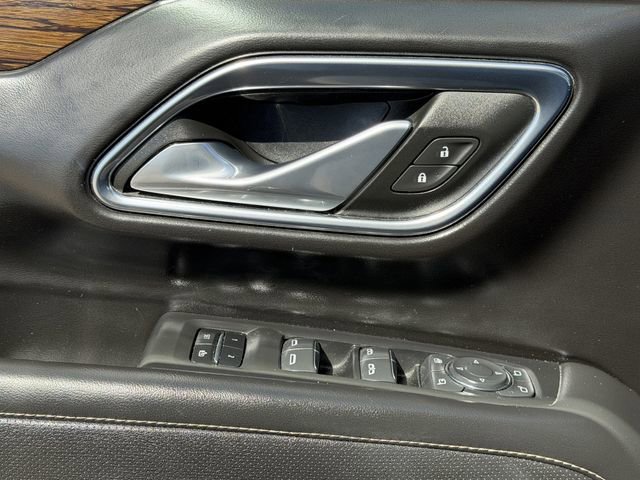 Used 2023 Chevrolet Suburban Premier image 26