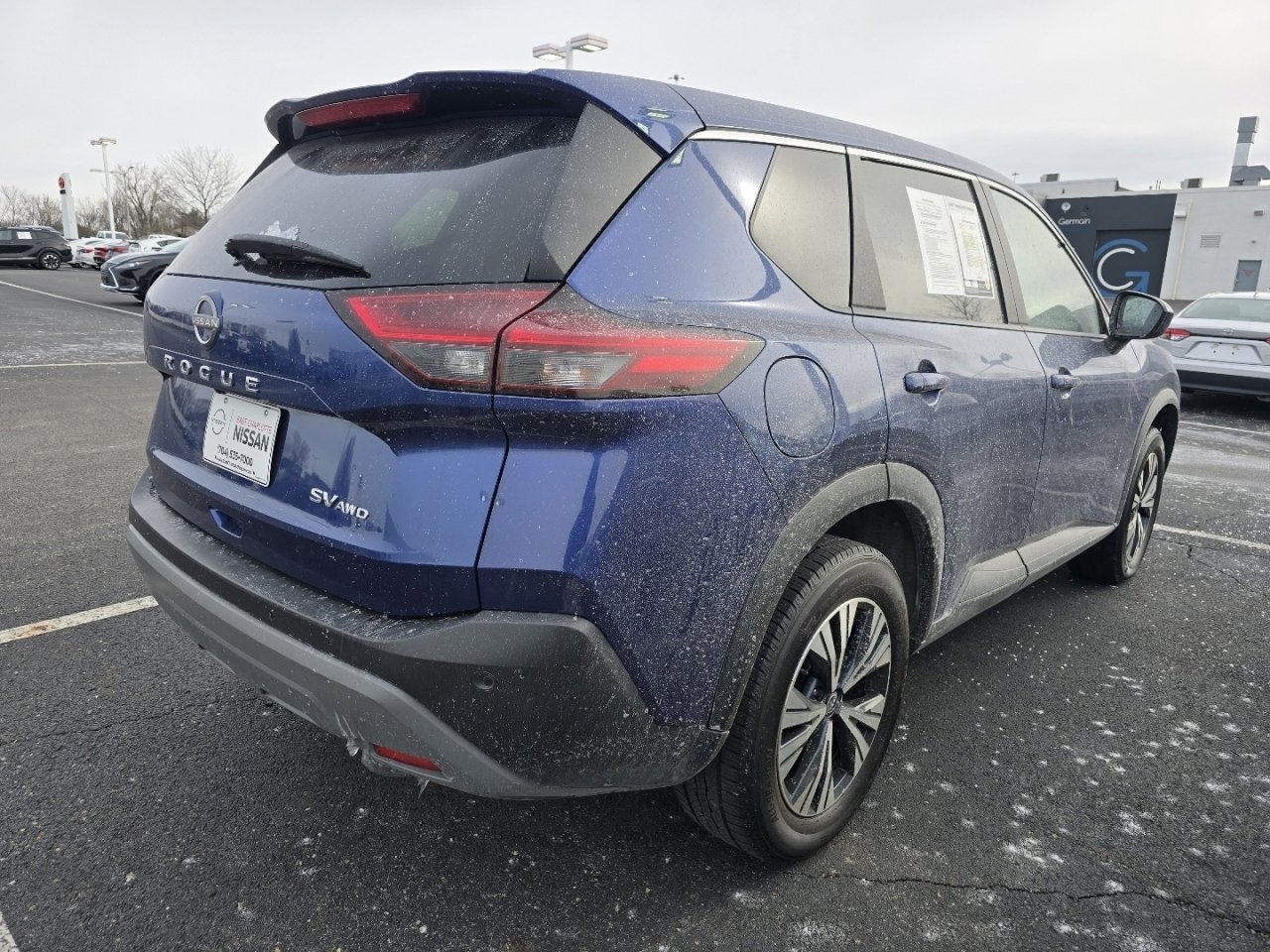 Used 2023 Nissan Rogue SV image 7