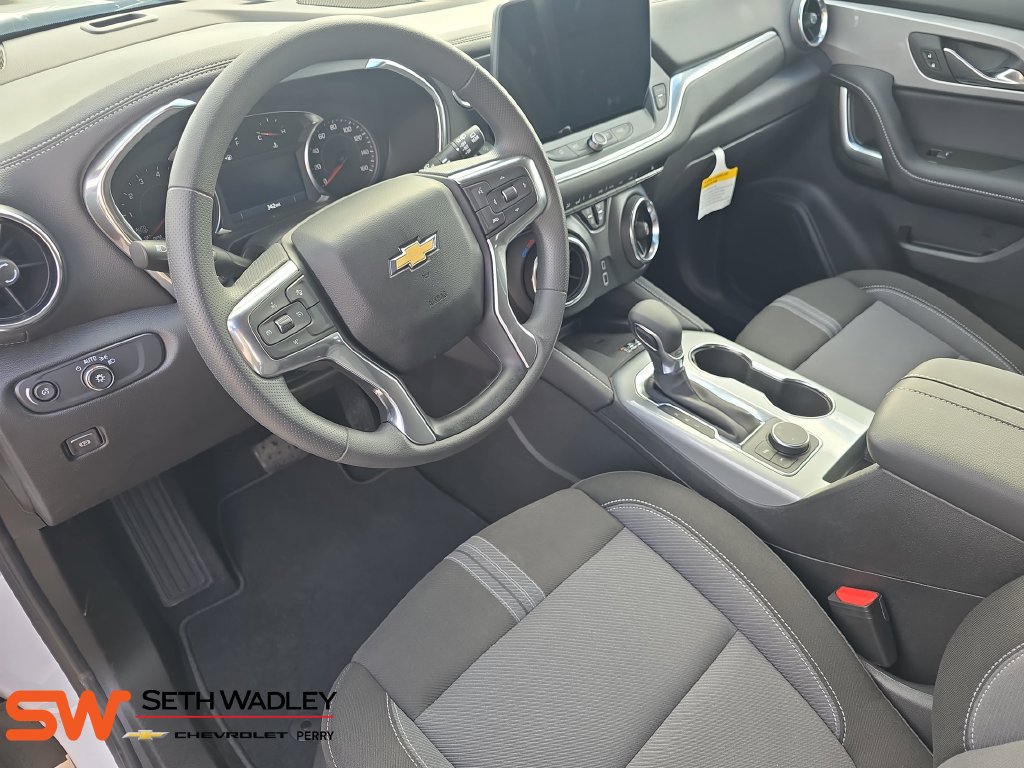 New 2026 Chevrolet Blazer LT w/ Convenience Package FWD image 16