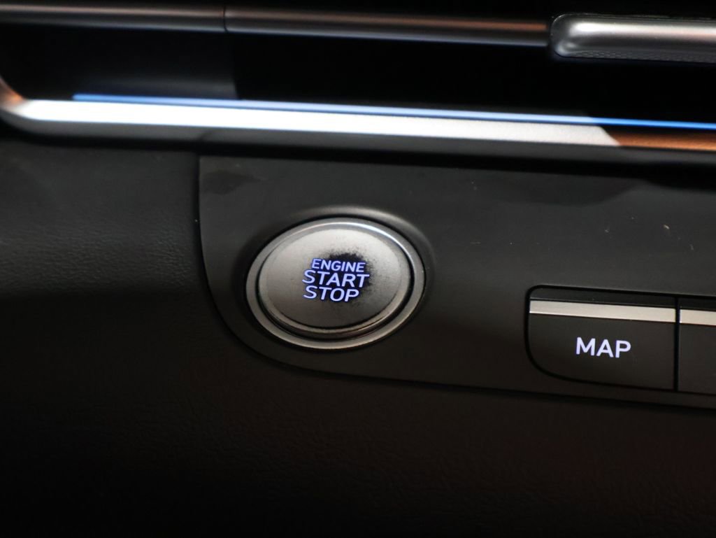 Used 2024 Hyundai Elantra Limited image 26