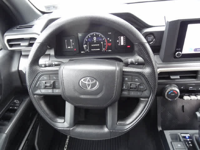 Used 2025 Toyota Tacoma SR5 AWD/4WD image 11