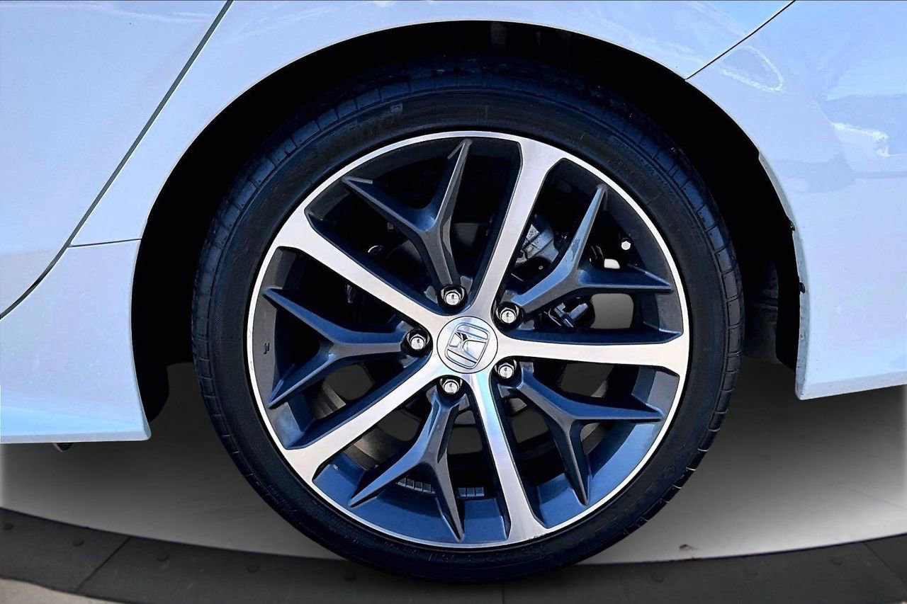 Used 2022 Honda Civic Touring image 36