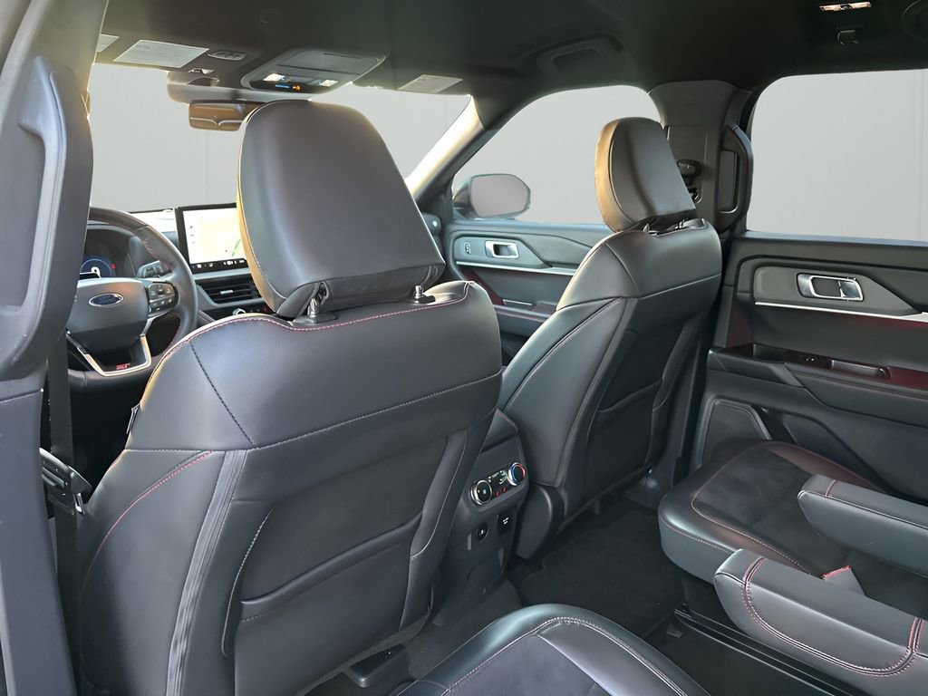 Used 2025 Ford Explorer ST image 18